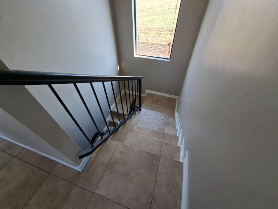 To Let 3 Bedroom Property for Rent in Thatchfield Estate Gauteng