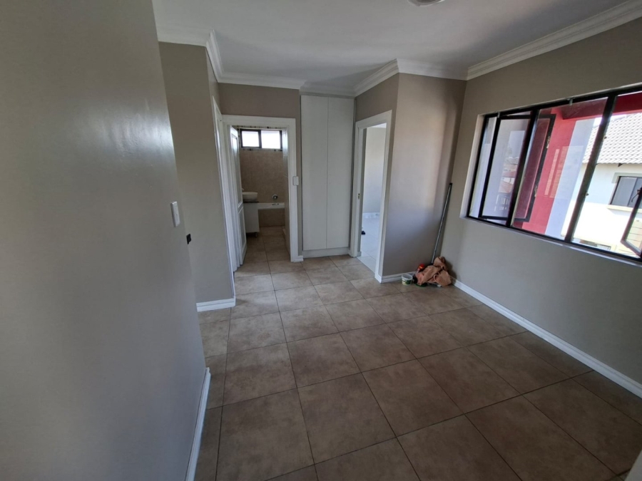 To Let 3 Bedroom Property for Rent in Thatchfield Estate Gauteng