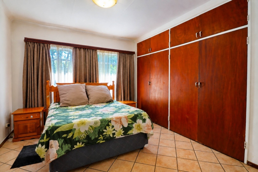 5 Bedroom Property for Sale in Wierda Park Gauteng