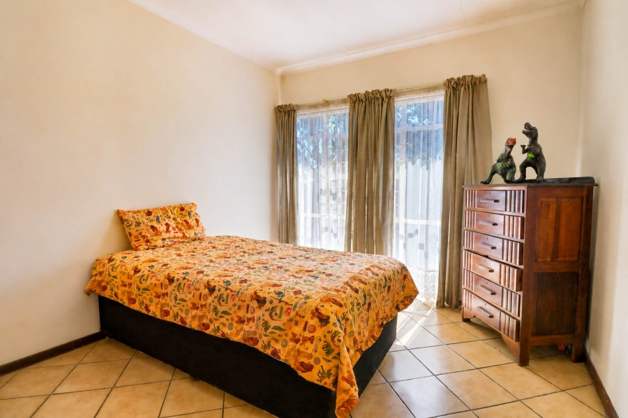 5 Bedroom Property for Sale in Wierda Park Gauteng
