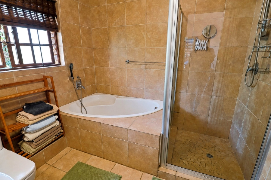 5 Bedroom Property for Sale in Wierda Park Gauteng