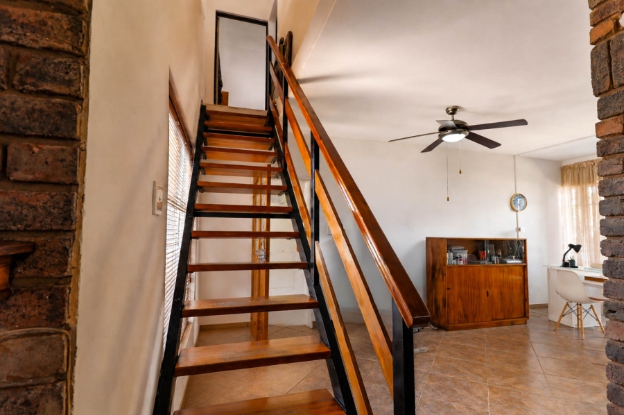 5 Bedroom Property for Sale in Wierda Park Gauteng