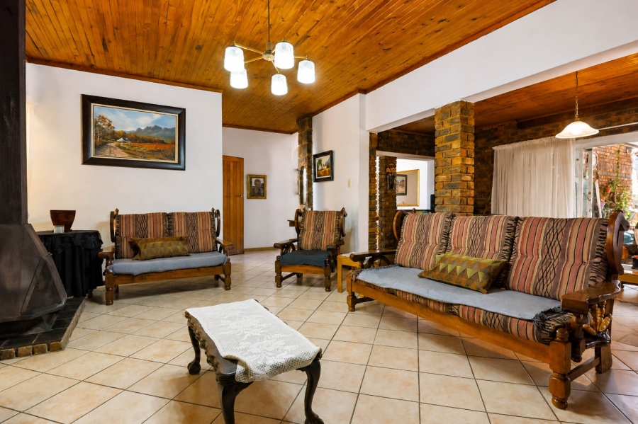 5 Bedroom Property for Sale in Wierda Park Gauteng