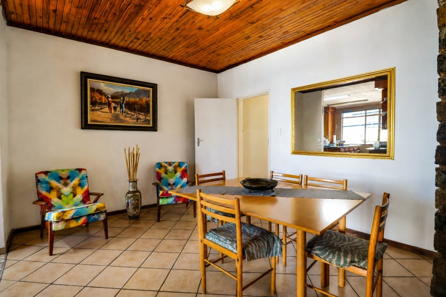 5 Bedroom Property for Sale in Wierda Park Gauteng