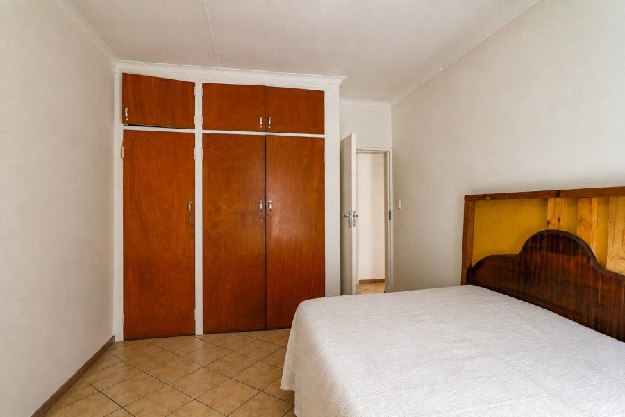 5 Bedroom Property for Sale in Wierda Park Gauteng