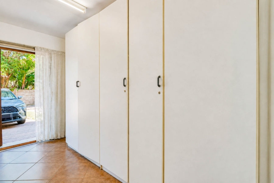 5 Bedroom Property for Sale in Wierda Park Gauteng