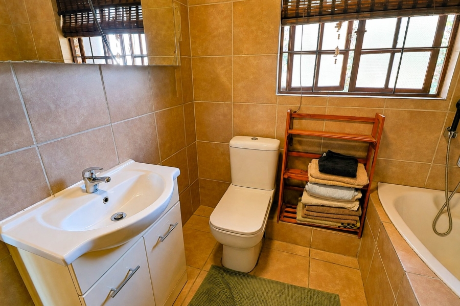 5 Bedroom Property for Sale in Wierda Park Gauteng
