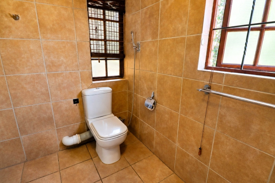 5 Bedroom Property for Sale in Wierda Park Gauteng