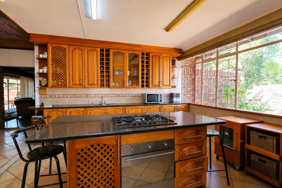5 Bedroom Property for Sale in Wierda Park Gauteng