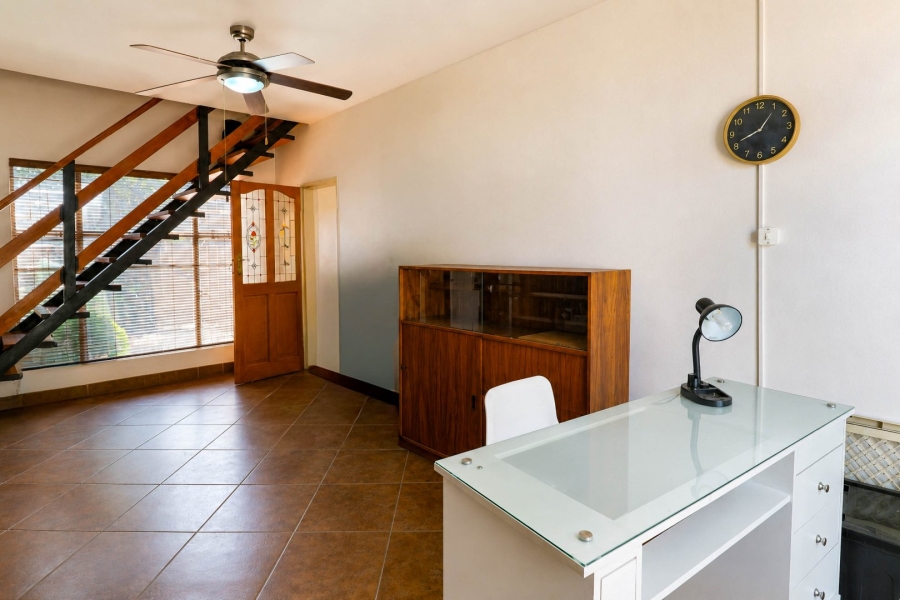 5 Bedroom Property for Sale in Wierda Park Gauteng