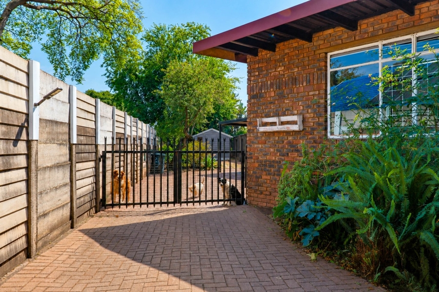 5 Bedroom Property for Sale in Wierda Park Gauteng