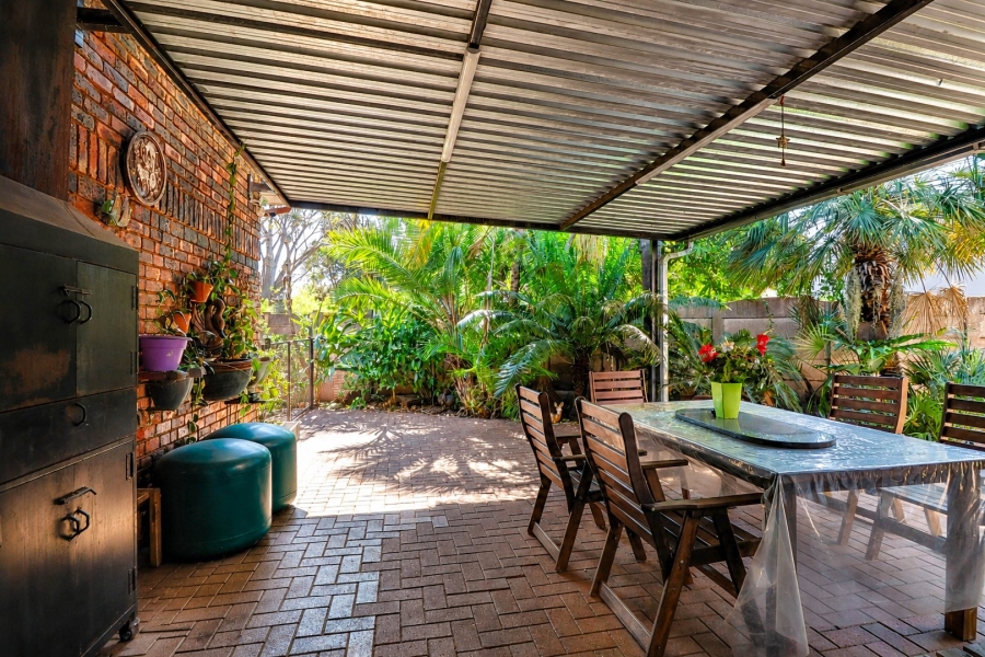 5 Bedroom Property for Sale in Wierda Park Gauteng