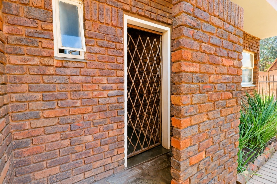 5 Bedroom Property for Sale in Wierda Park Gauteng