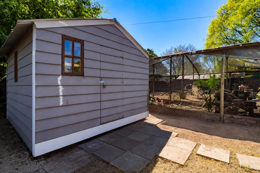 5 Bedroom Property for Sale in Wierda Park Gauteng