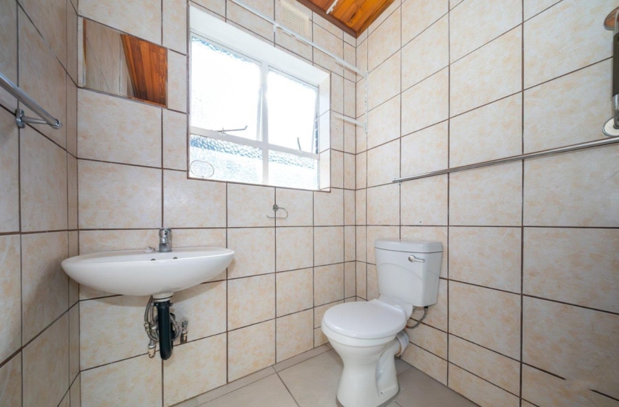 1 Bedroom Property for Sale in Edenvale Central Gauteng