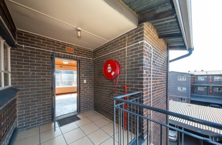 1 Bedroom Property for Sale in Edenvale Central Gauteng