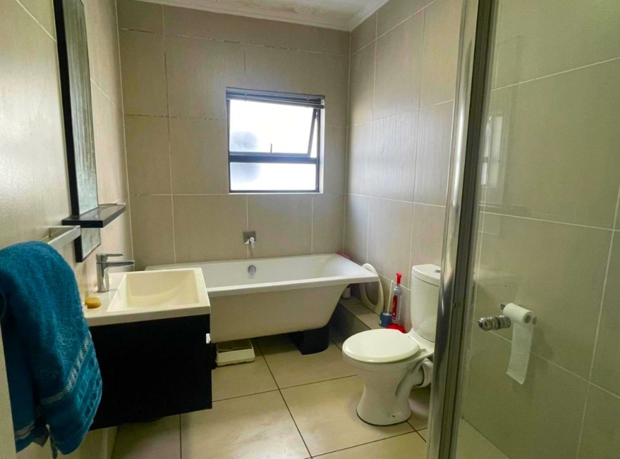 2 Bedroom Property for Sale in Greenstone Ridge Gauteng