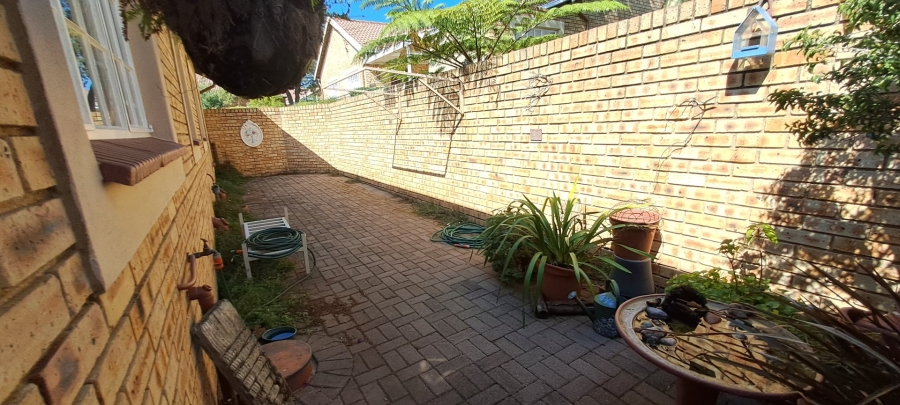 2 Bedroom Property for Sale in Wilgeheuwel Gauteng