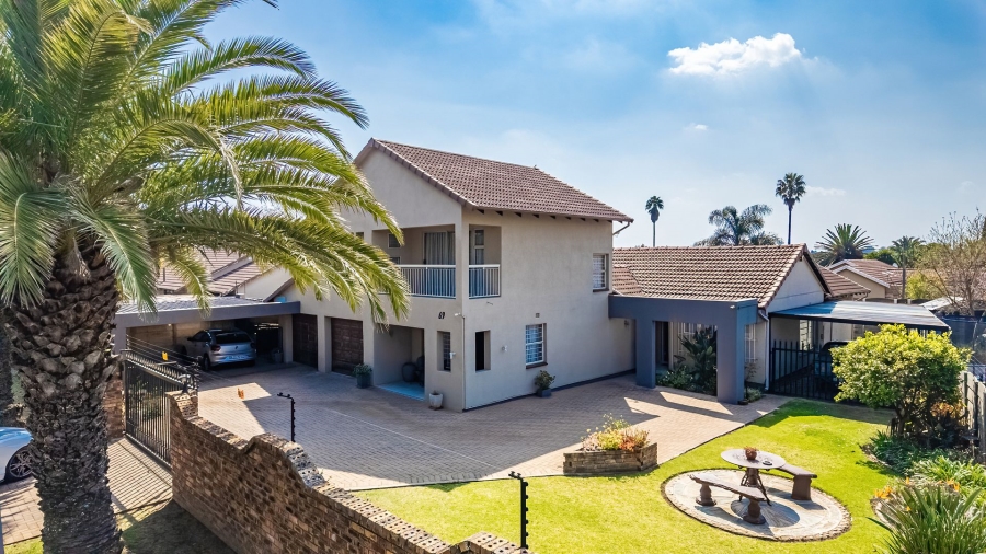 3 Bedroom Property for Sale in Bonaero Park Gauteng