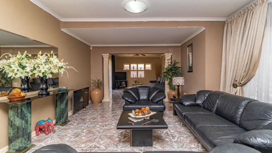 3 Bedroom Property for Sale in Bonaero Park Gauteng