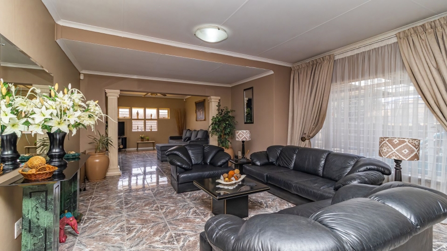 3 Bedroom Property for Sale in Bonaero Park Gauteng