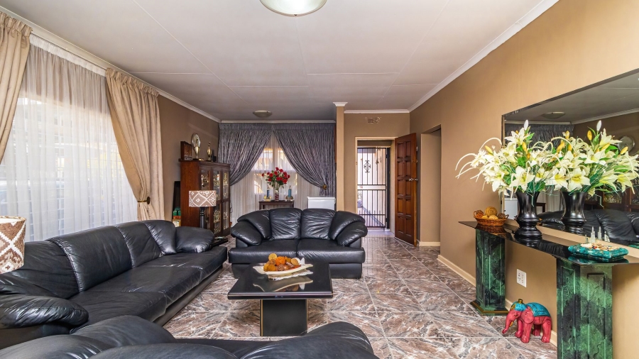 3 Bedroom Property for Sale in Bonaero Park Gauteng