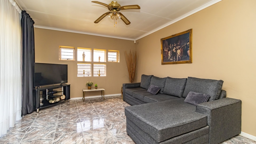 3 Bedroom Property for Sale in Bonaero Park Gauteng