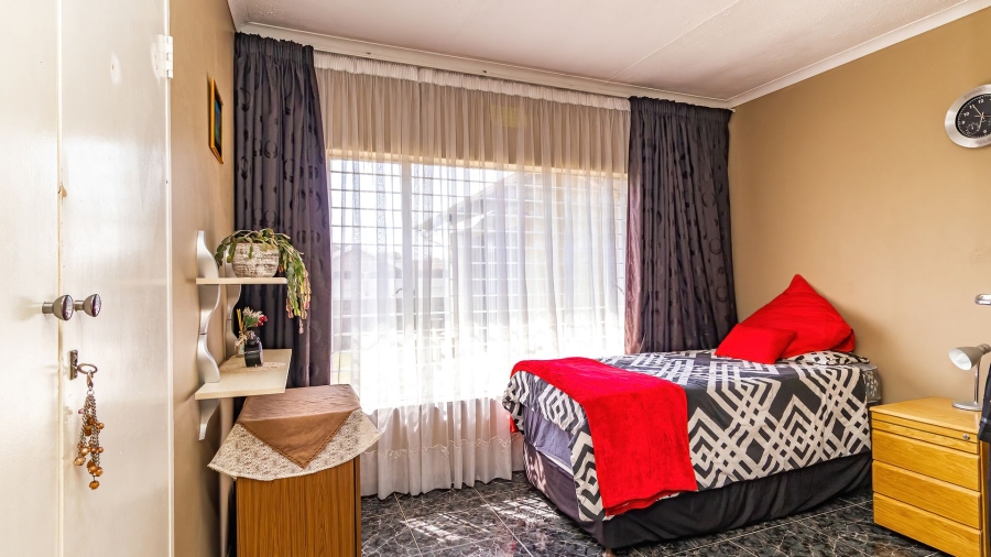 3 Bedroom Property for Sale in Bonaero Park Gauteng