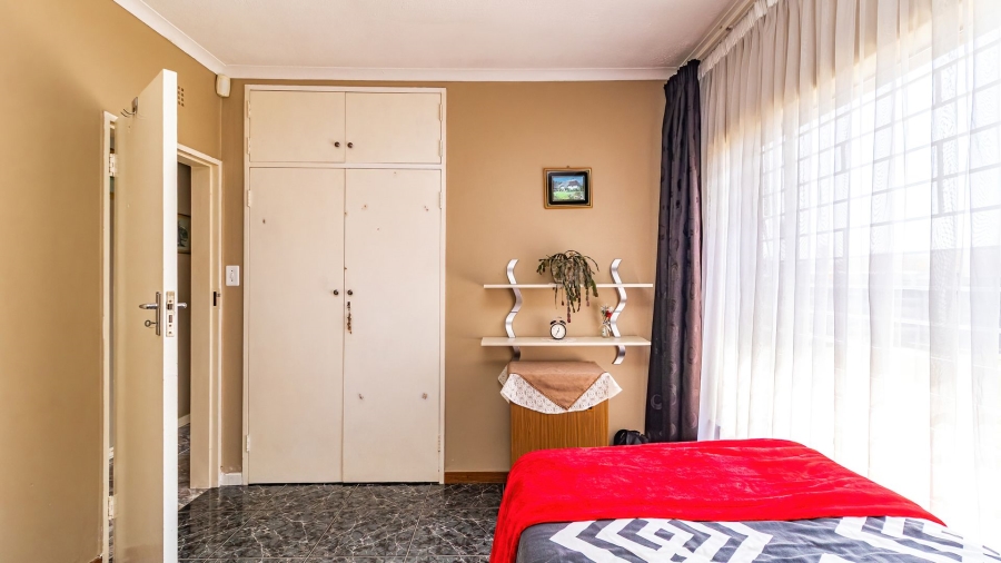 3 Bedroom Property for Sale in Bonaero Park Gauteng