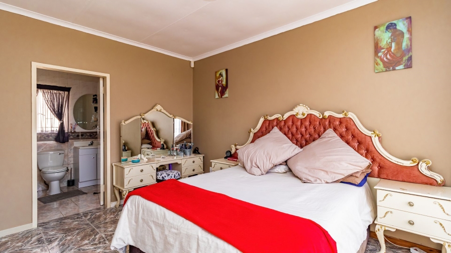 3 Bedroom Property for Sale in Bonaero Park Gauteng