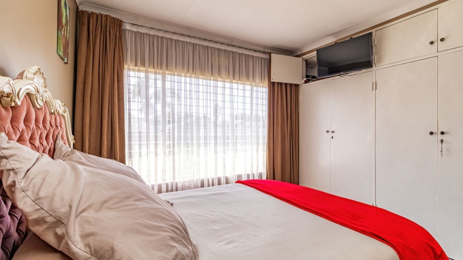 3 Bedroom Property for Sale in Bonaero Park Gauteng