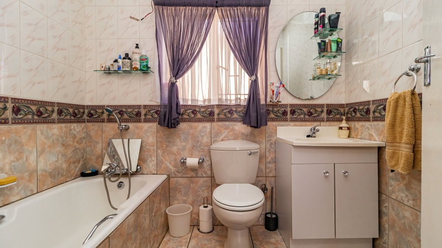 3 Bedroom Property for Sale in Bonaero Park Gauteng