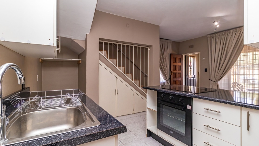 3 Bedroom Property for Sale in Bonaero Park Gauteng
