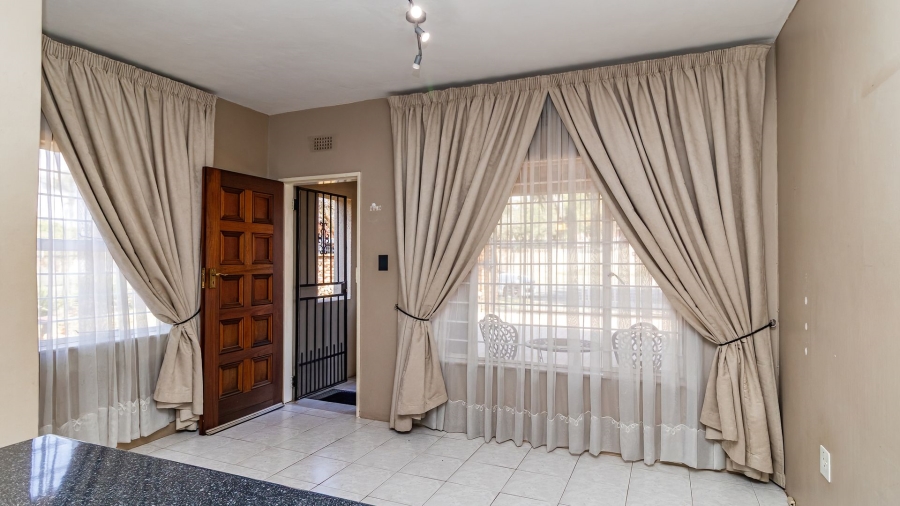 3 Bedroom Property for Sale in Bonaero Park Gauteng
