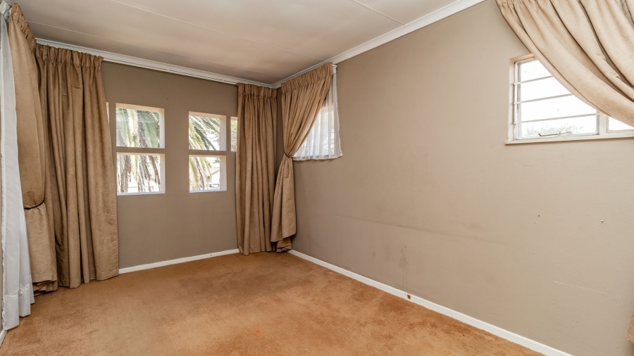 3 Bedroom Property for Sale in Bonaero Park Gauteng
