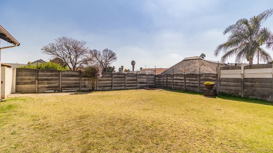 3 Bedroom Property for Sale in Bonaero Park Gauteng