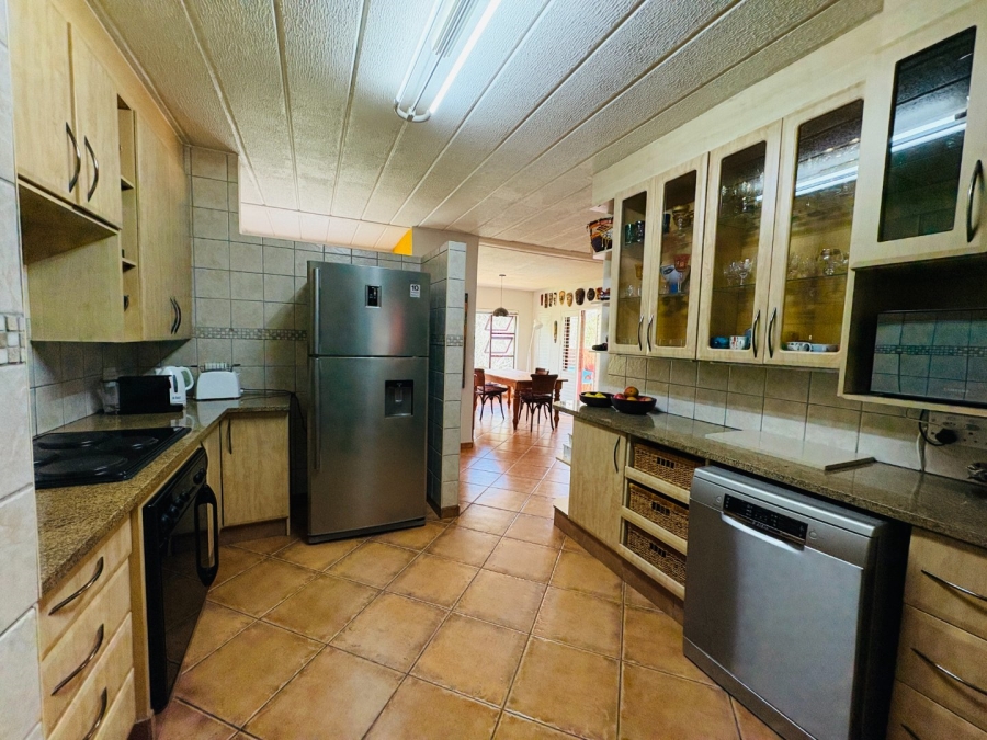 4 Bedroom Property for Sale in Wapadrand Gauteng