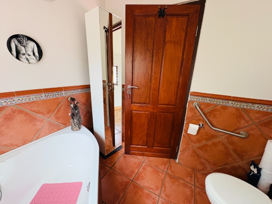 4 Bedroom Property for Sale in Wapadrand Gauteng