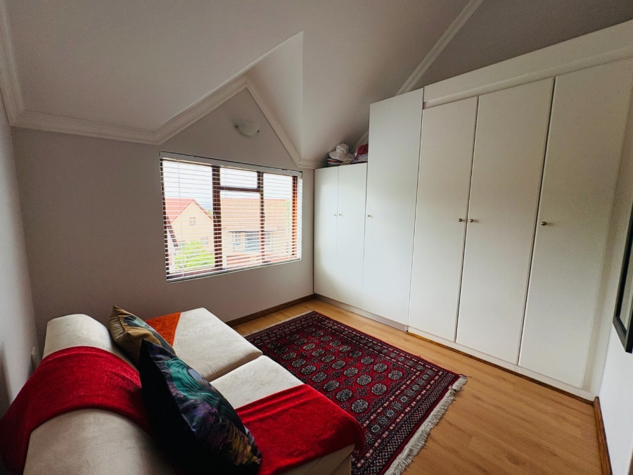 4 Bedroom Property for Sale in Wapadrand Gauteng