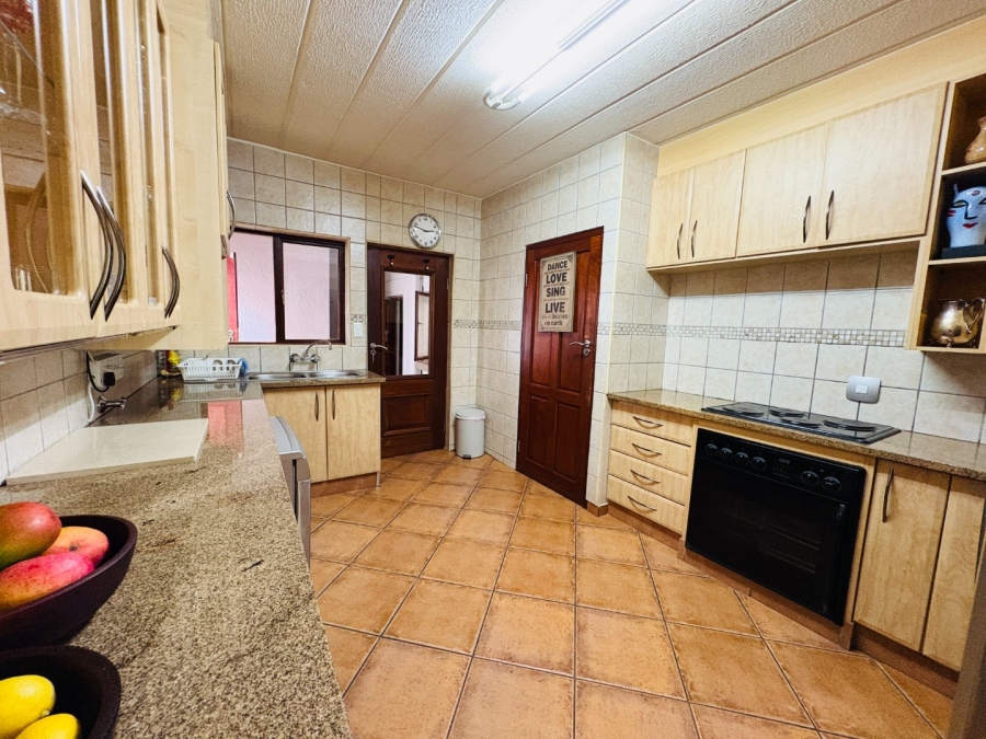 4 Bedroom Property for Sale in Wapadrand Gauteng