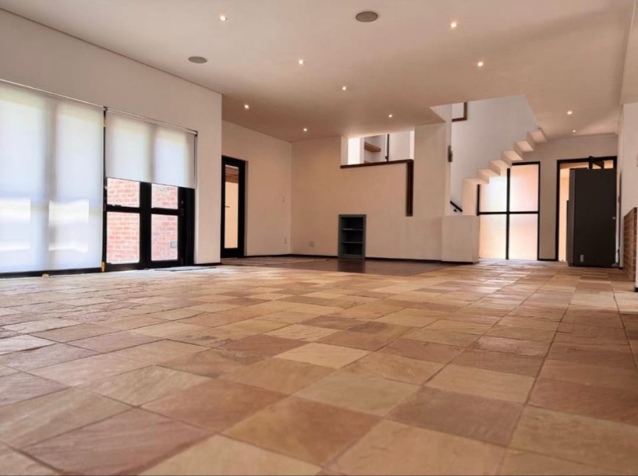 6 Bedroom Property for Sale in Dainfern Valley Gauteng