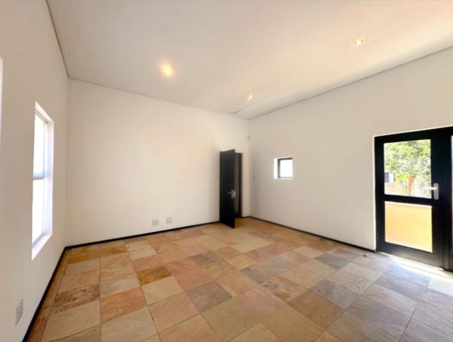 6 Bedroom Property for Sale in Dainfern Valley Gauteng