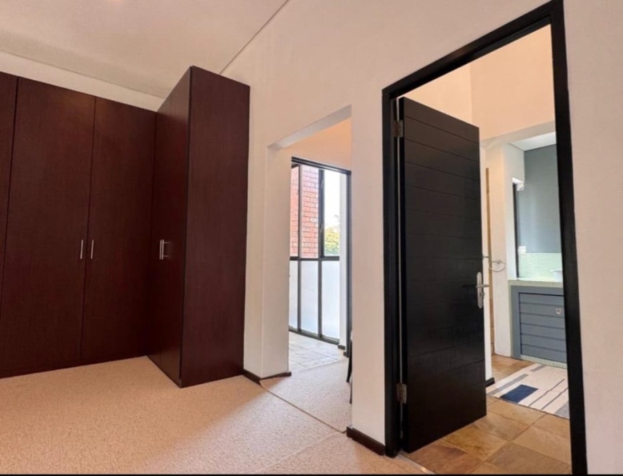 6 Bedroom Property for Sale in Dainfern Valley Gauteng
