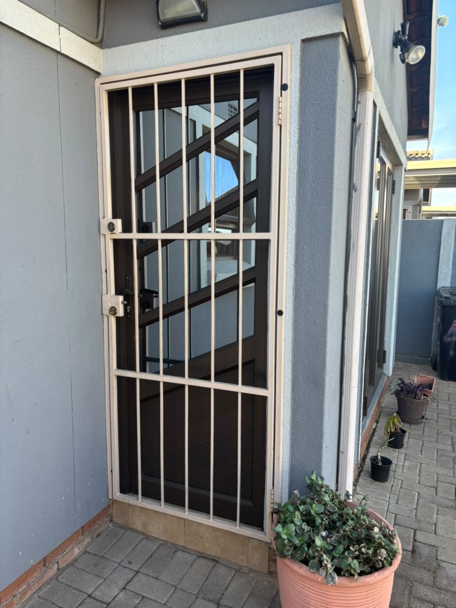 3 Bedroom Property for Sale in Albertsdal Gauteng