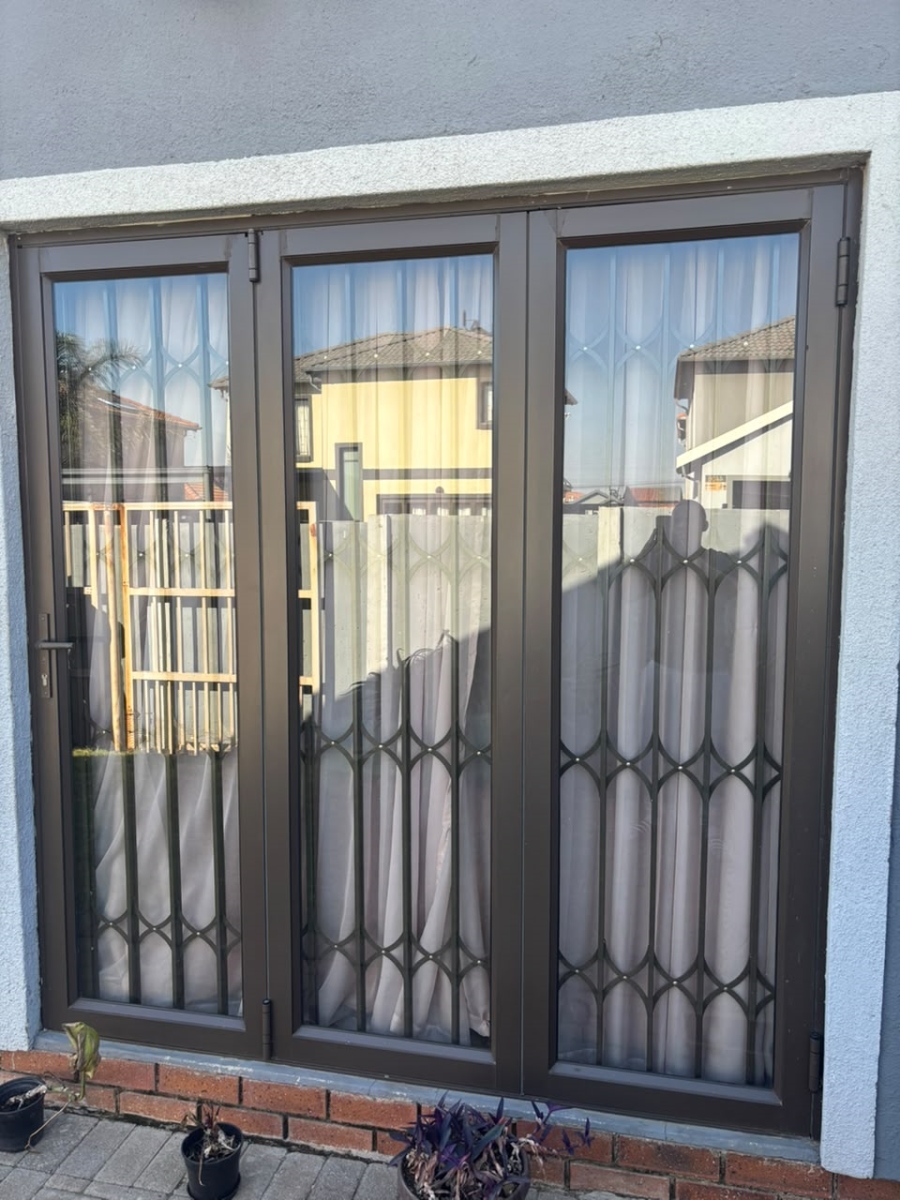 3 Bedroom Property for Sale in Albertsdal Gauteng