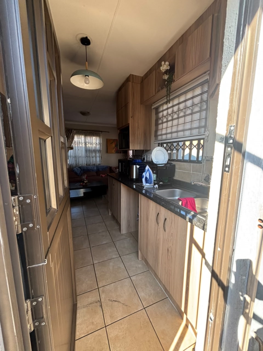 3 Bedroom Property for Sale in Albertsdal Gauteng