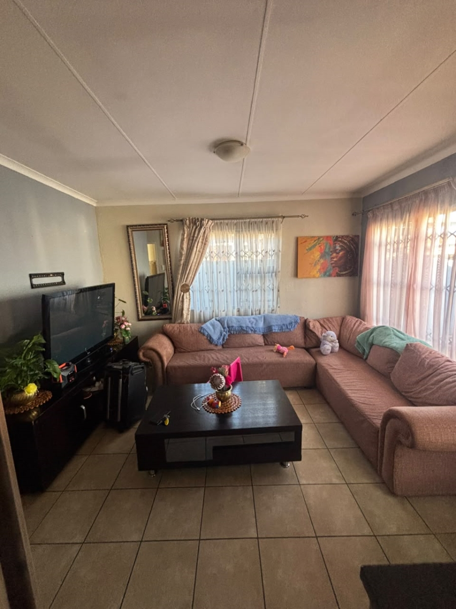 3 Bedroom Property for Sale in Albertsdal Gauteng