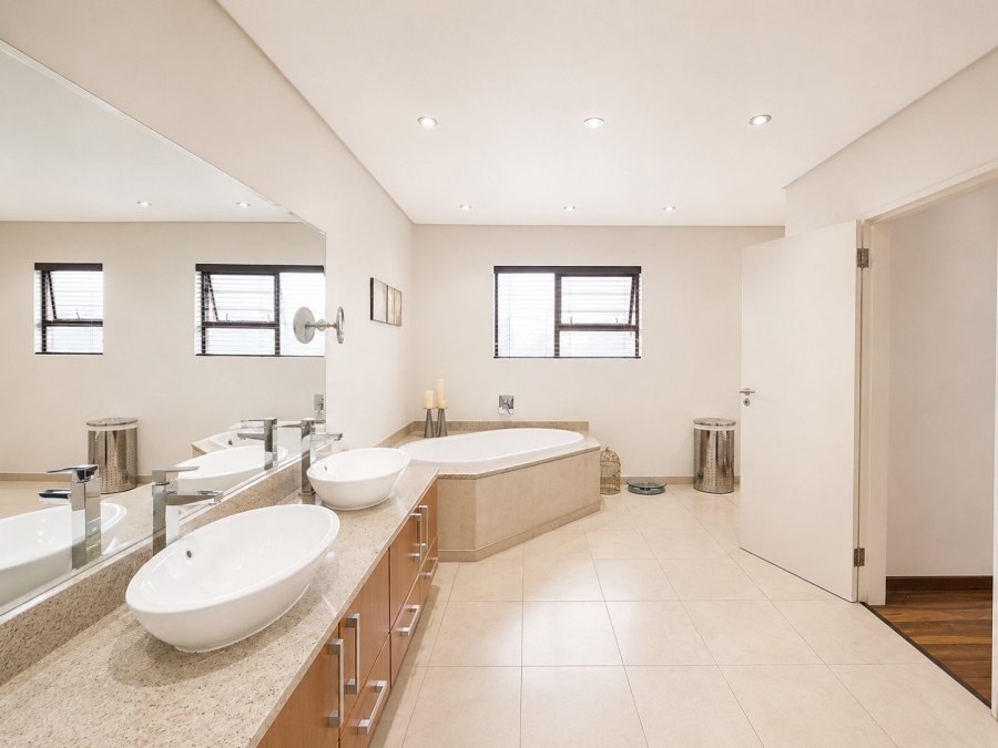 4 Bedroom Property for Sale in Dowerglen Ext 5 Gauteng