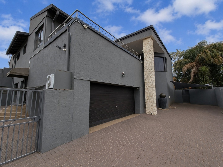 4 Bedroom Property for Sale in Dowerglen Ext 5 Gauteng
