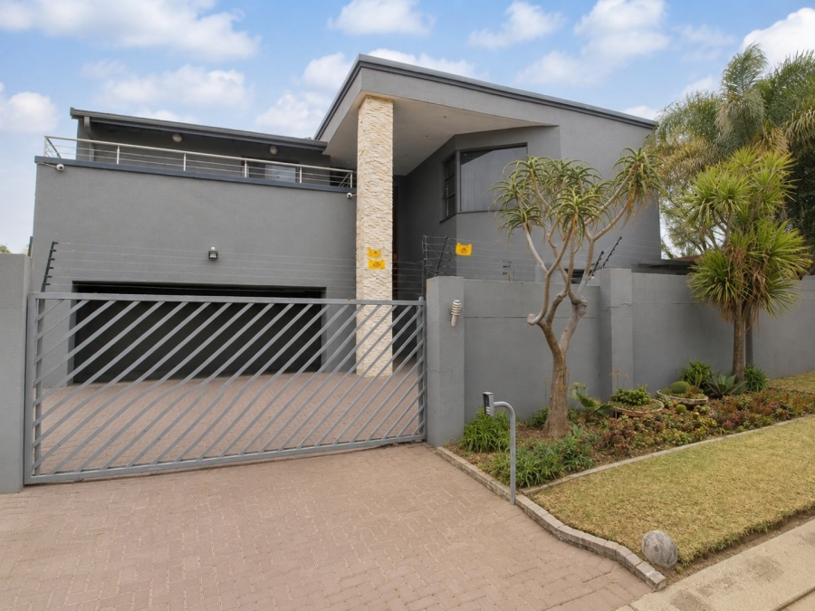 4 Bedroom Property for Sale in Dowerglen Ext 5 Gauteng